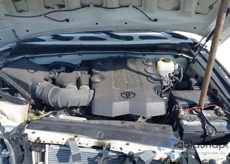 2012 Toyota Fj Cruiser z USA, uszkodzony, nr VIN JTEBU4BF4CK135430